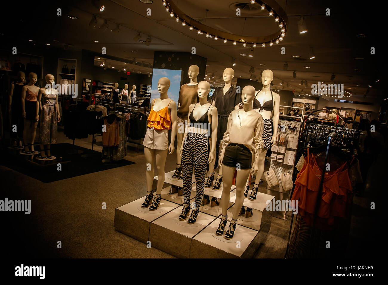 Mannequins in a clothing store Stock Photo Alamy