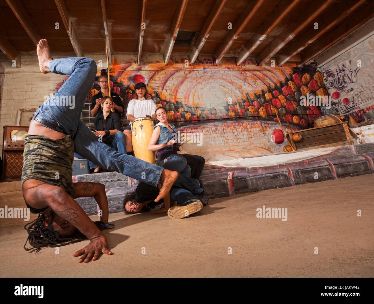 Acrobatic group hi-res stock photography and images - Alamy