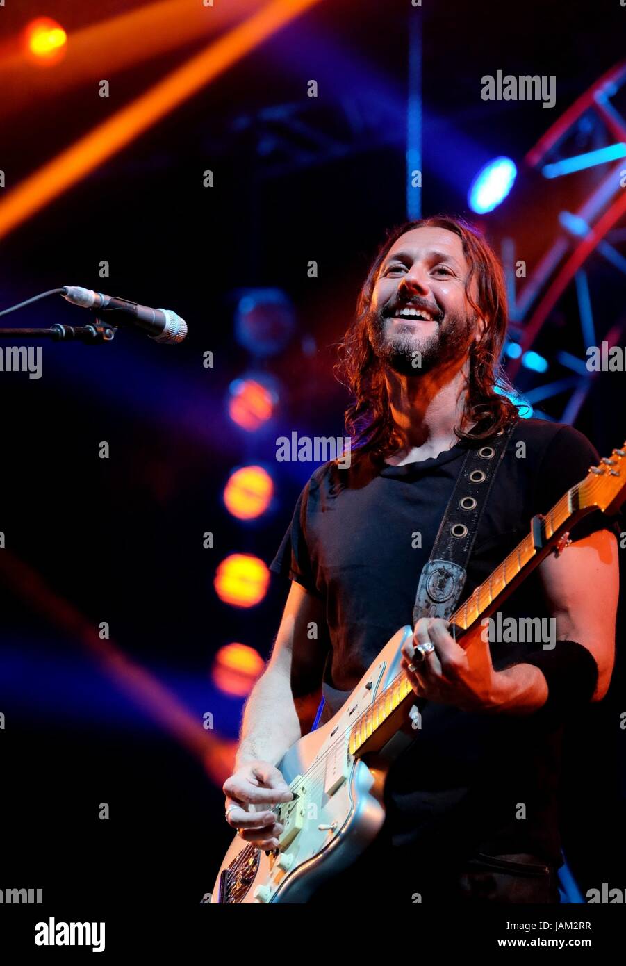 Feeder band hires stock photography and images Alamy