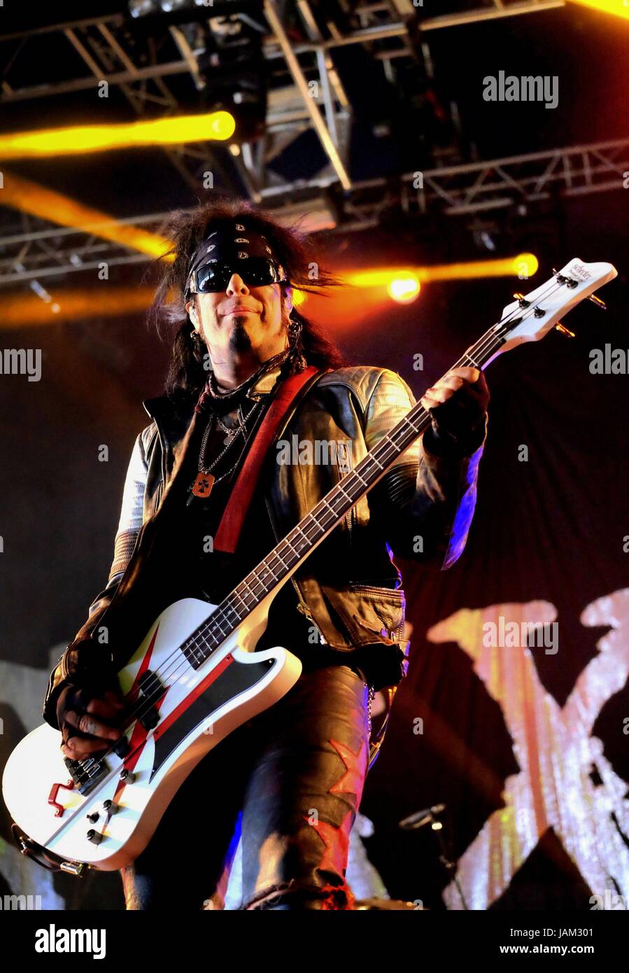 Nikki sixx hi-res stock photography and images - Alamy