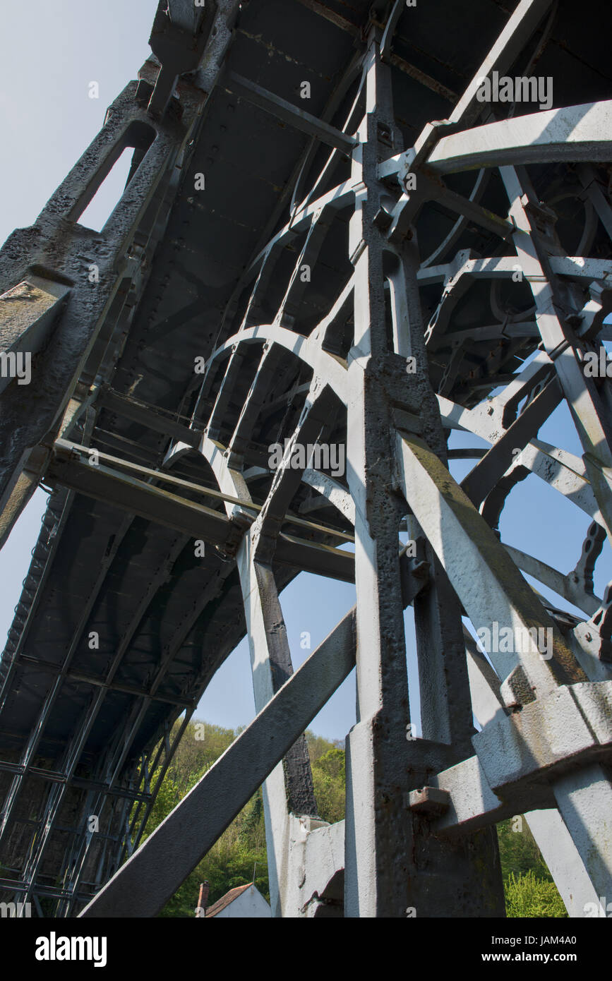 Iron Bridge in Ironbridge, Shropshire was the first bridge of its kind to be built and is now part of a Unesco World Heritage Site. Stock Photo