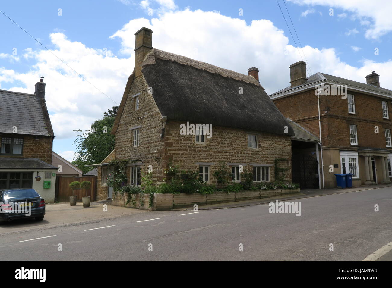 Thatched house, Hook Norton, Oxfordshire Stock Photo Alamy