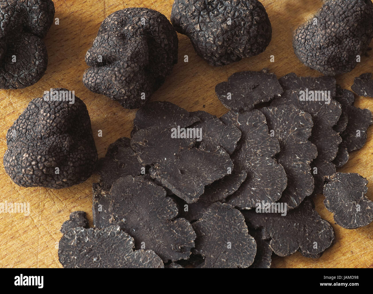 perigord-truffleblack-truffletuber-melanosporumfungichoppedthin-slices-JAMD98.jpg