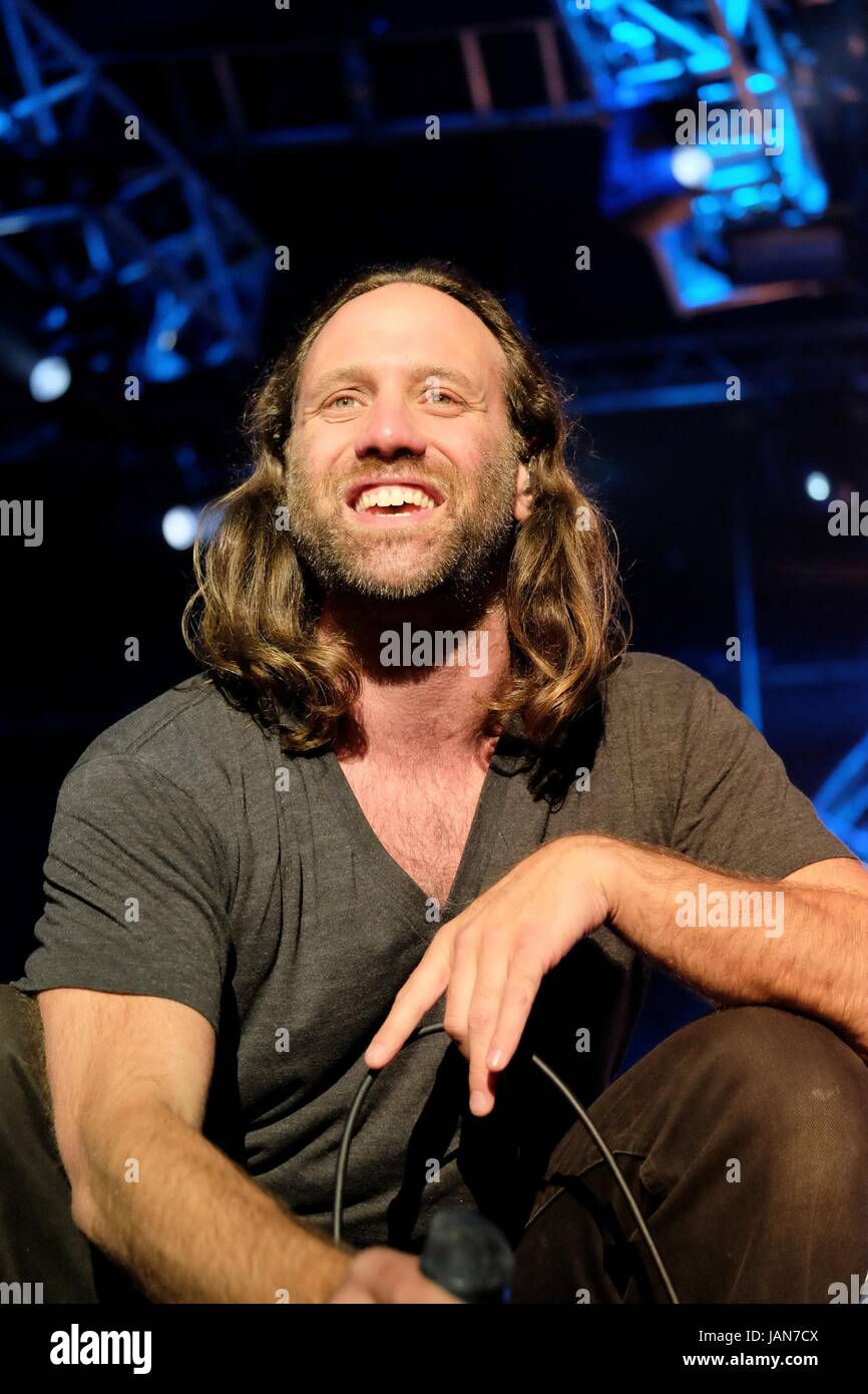 Gary Stringer With Reef Band At Isle Of Wight Festival June 12 16 Newport Iow Stock Photo Alamy