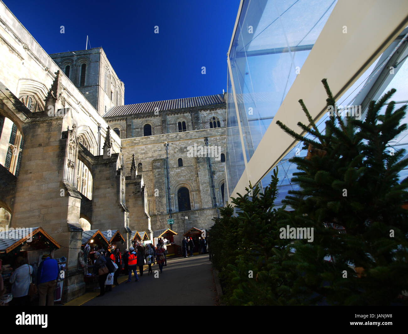 Winchester cathedral close hi-res stock photography and images - Alamy