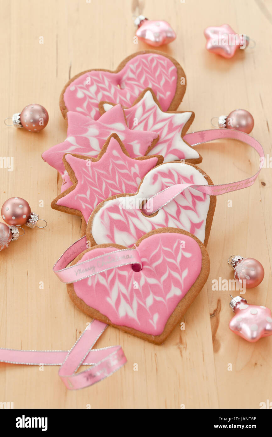 Bunte Plaetzchen zu Weihnachten zu Weihnachten und Christbaumkugeln ...