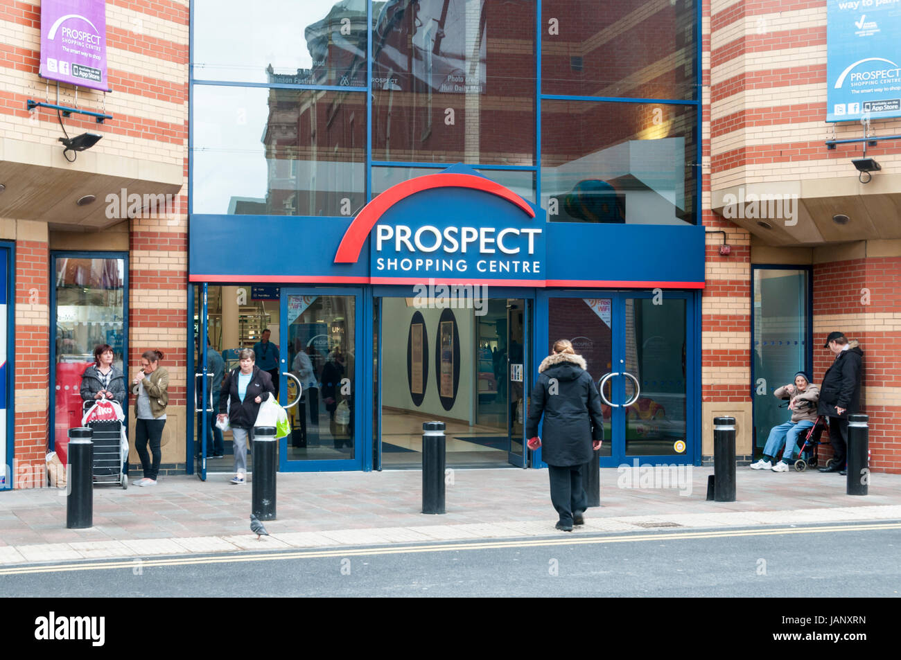 Entrance to the Prospect Shopping Centre in Hull Stock Photo Alamy