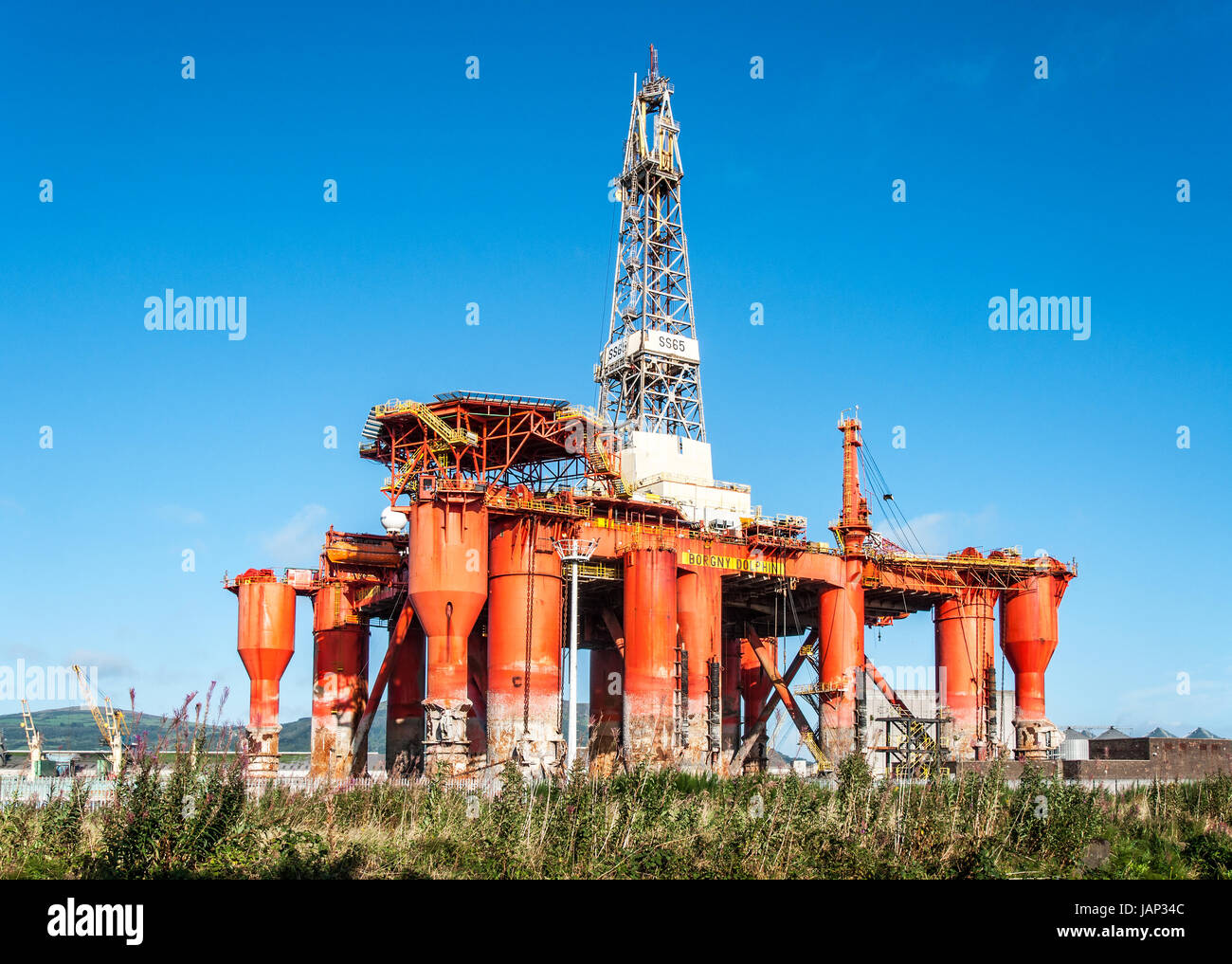Oil rig in ireland hires stock photography and images Alamy