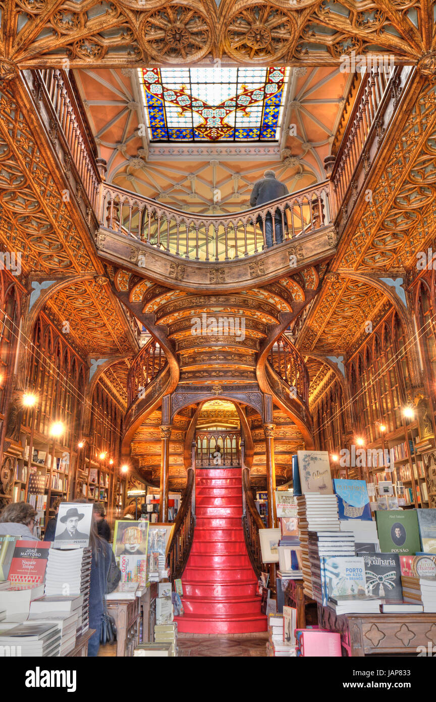 Rare two-way staircase inside Lello and Irmão Bookshop, Oporto, Portugal Stock Photo