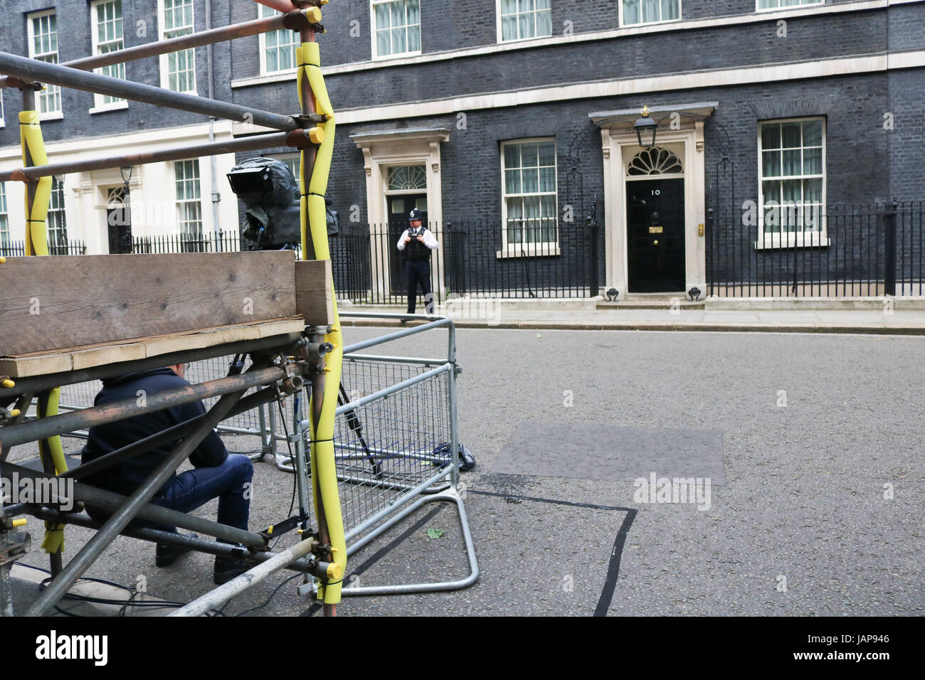 London, UK. 7th June, 2017. A makeshift stand for the UK and International media and press is being erected in Downing Street for the General election results announcement Credit: amer ghazzal/Alamy Live News Stock Photo