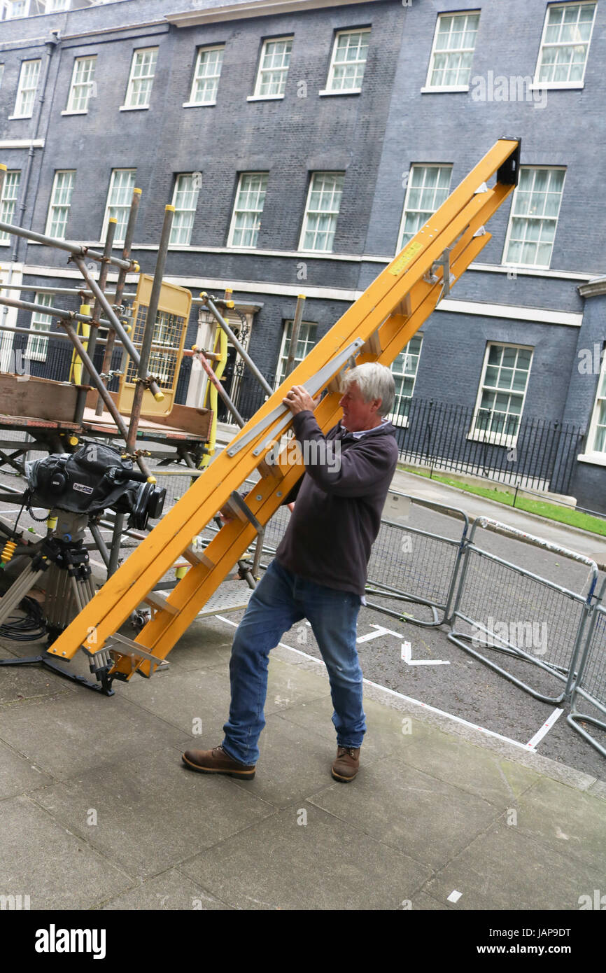 London, UK. 7th June, 2017. Workers construct a makeshift stand for the UK and International media and press in Downing Street for the General election results announcement Credit: amer ghazzal/Alamy Live News Stock Photo
