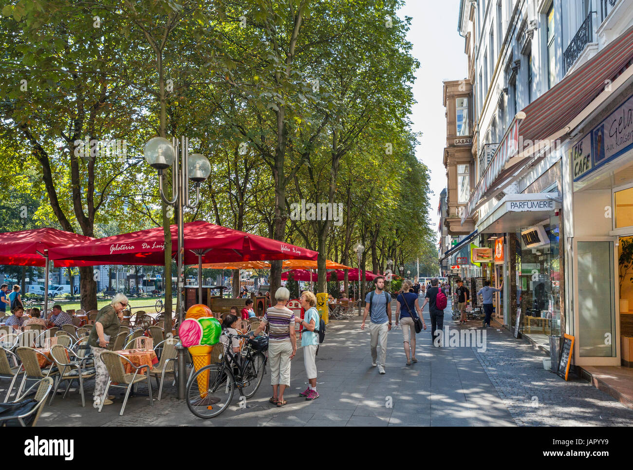 Bonn. Cafe, bars and shops on Kaiserplatz in the city centre, Bonn, Germany Stock Photo