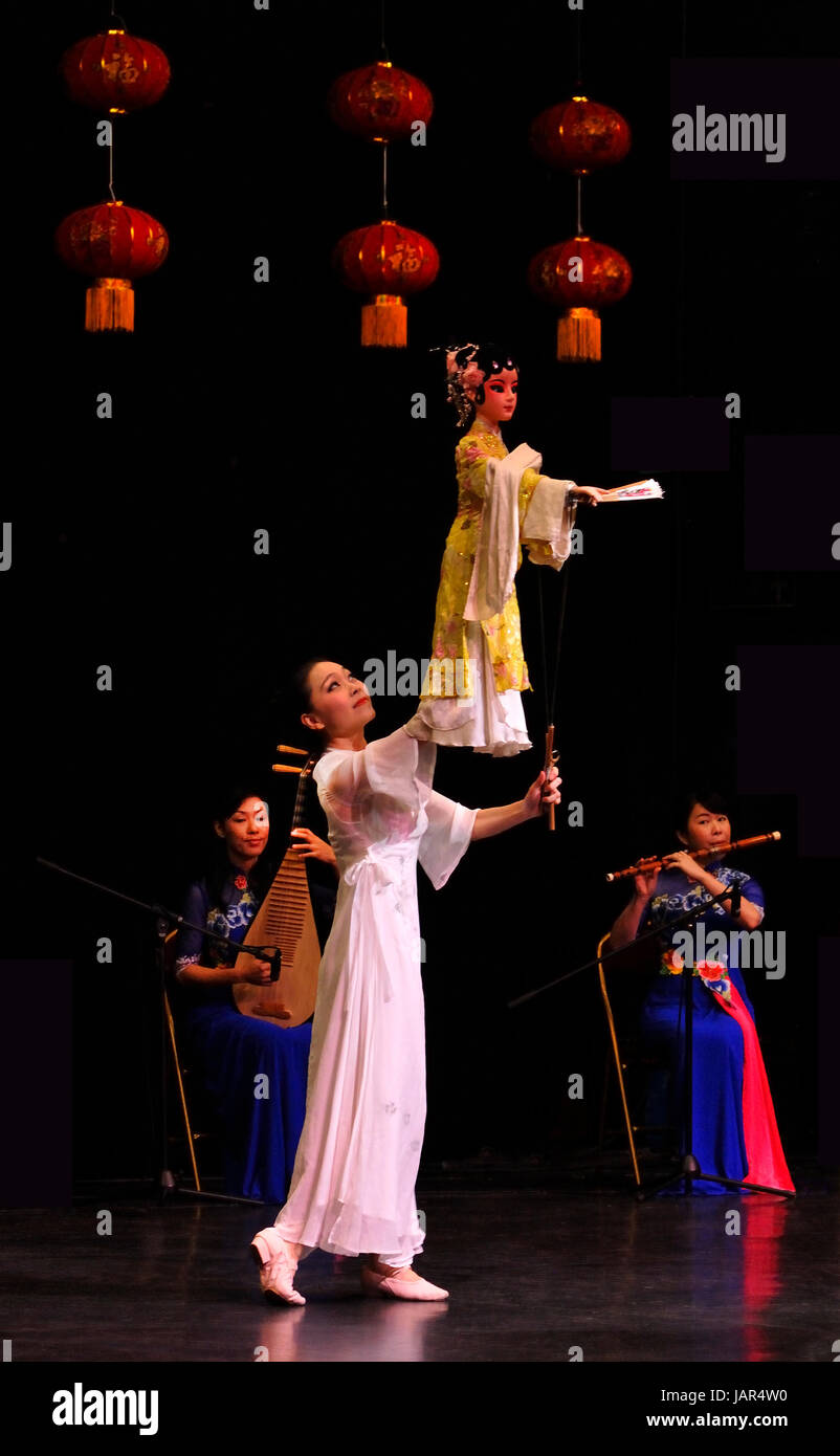Chinese puppets hires stock photography and images Alamy