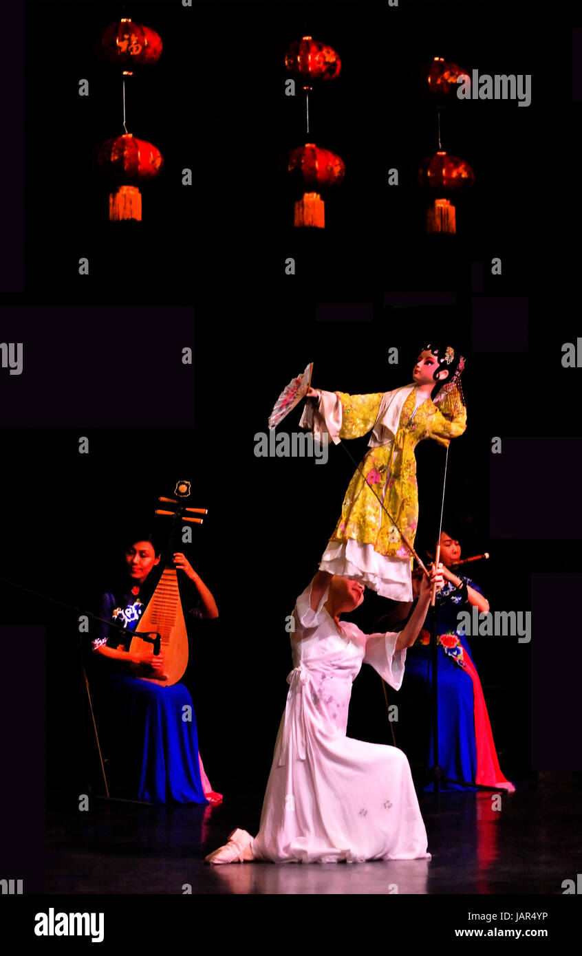 Guangzhou Chinese Puppet Show Stock Photo - Alamy