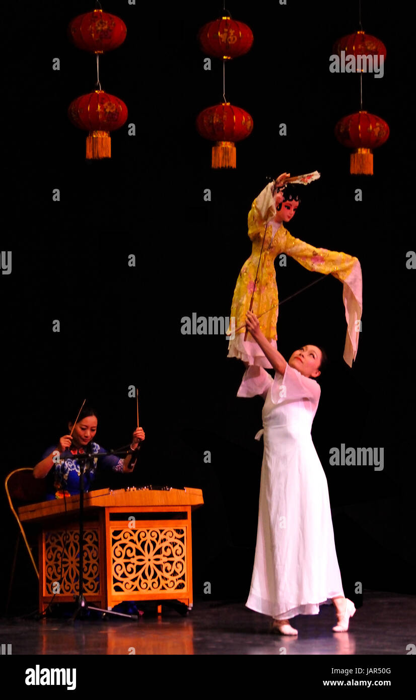 Guangzhou Chinese Puppet Show Stock Photo - Alamy