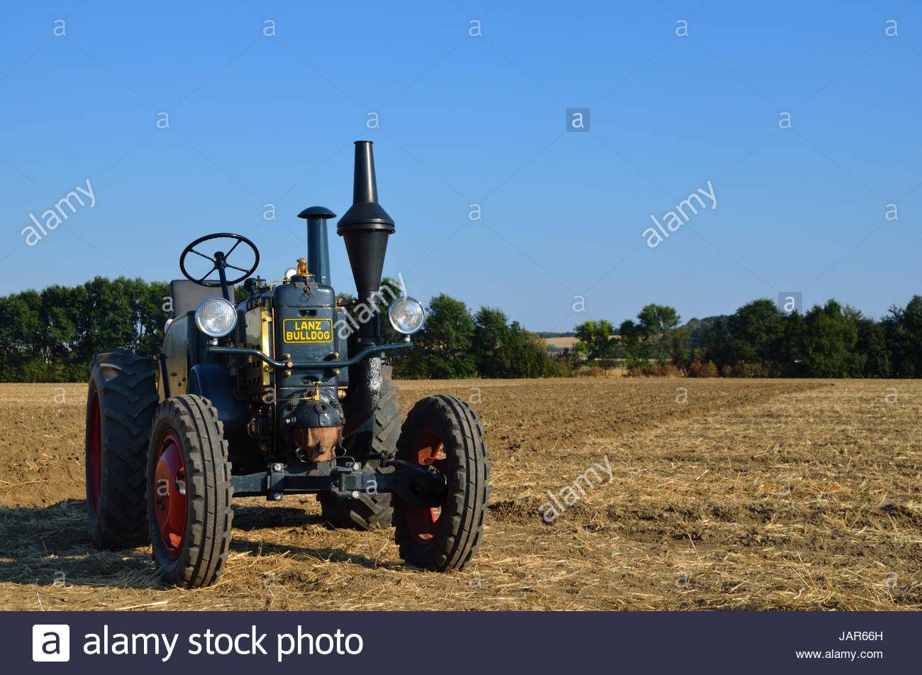 Alter Traktor Stock Photos & Alter Traktor Stock Images - Alamy Alter Traktor Stock Photos & Alter Traktor Stock Images - Alamy