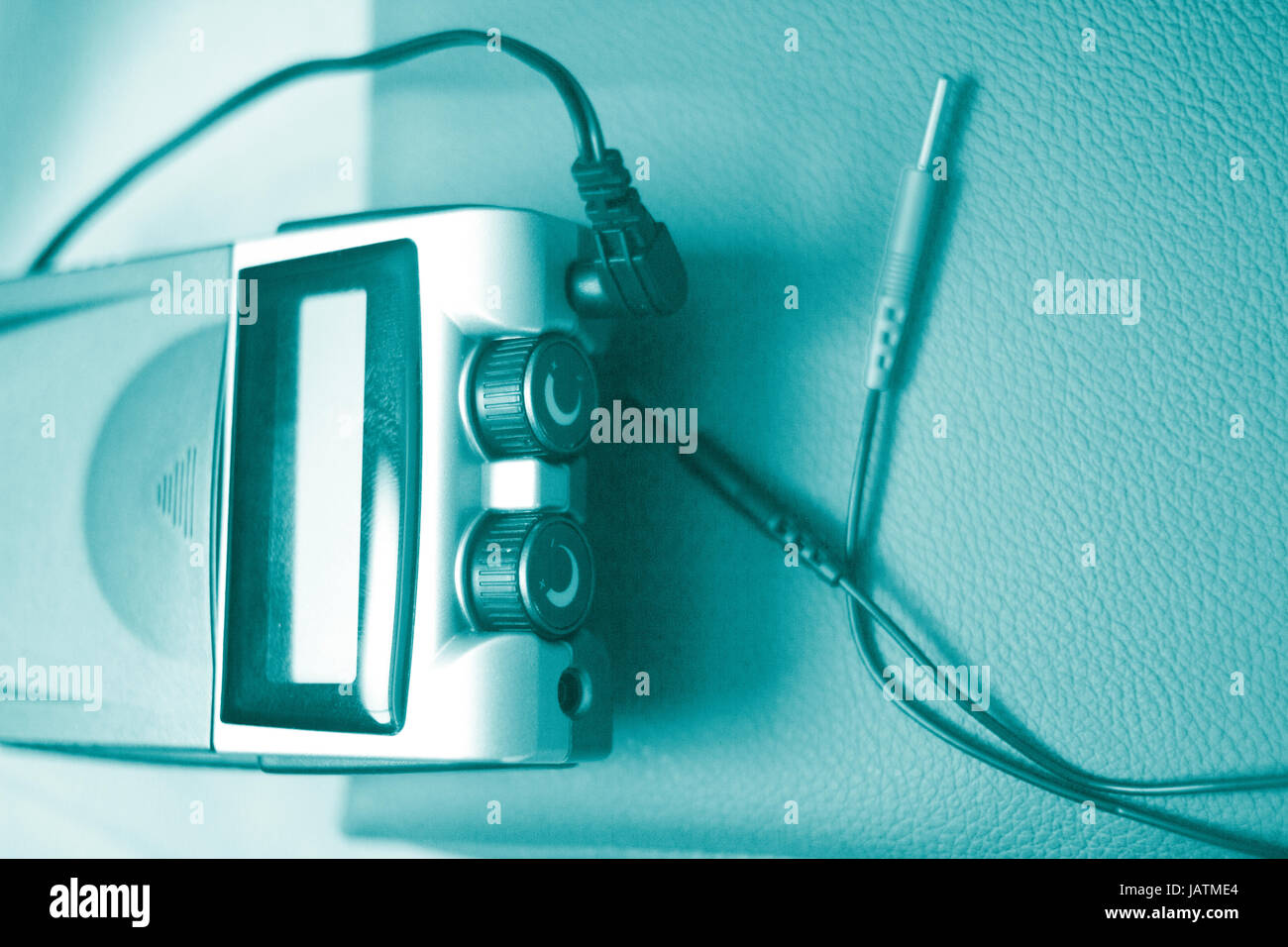 Physical therapy mecical clinic physiotherapy electrical impulse shock treatment for leg injury