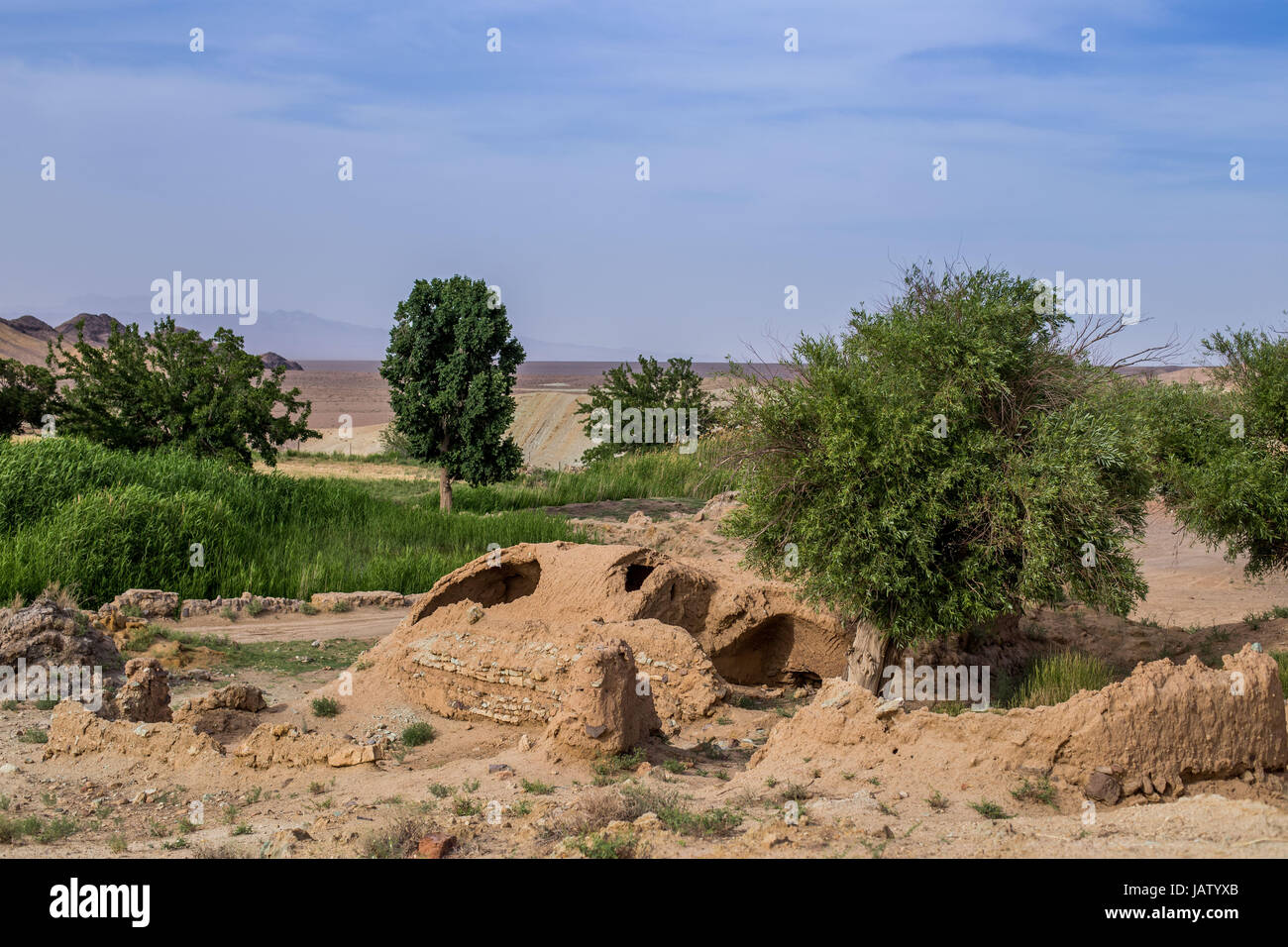 abandoned village desert oasis iran Stock Photo - Alamy