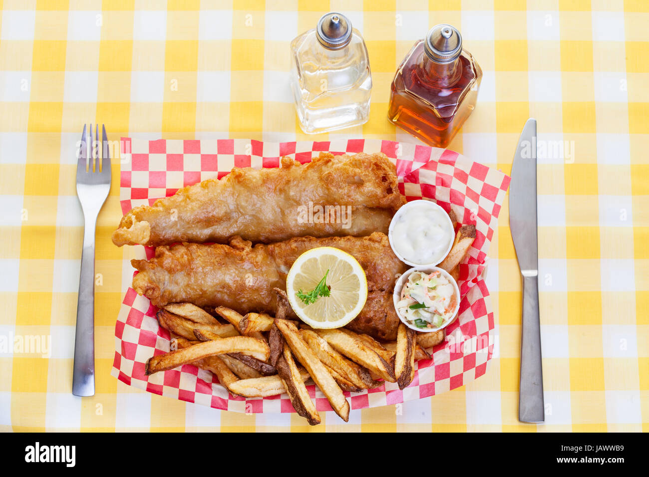 Fish and chips malt vinegar hires stock photography and images Alamy