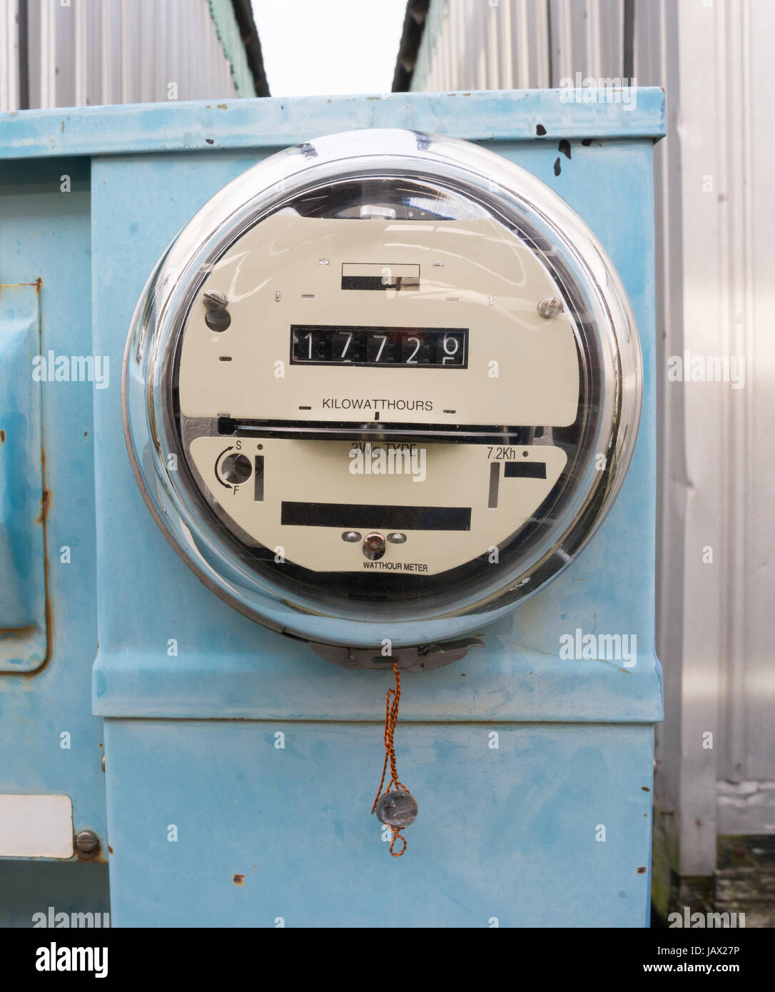 utility-electric-meters-outside-old-analog-style-stock-photo-alamy