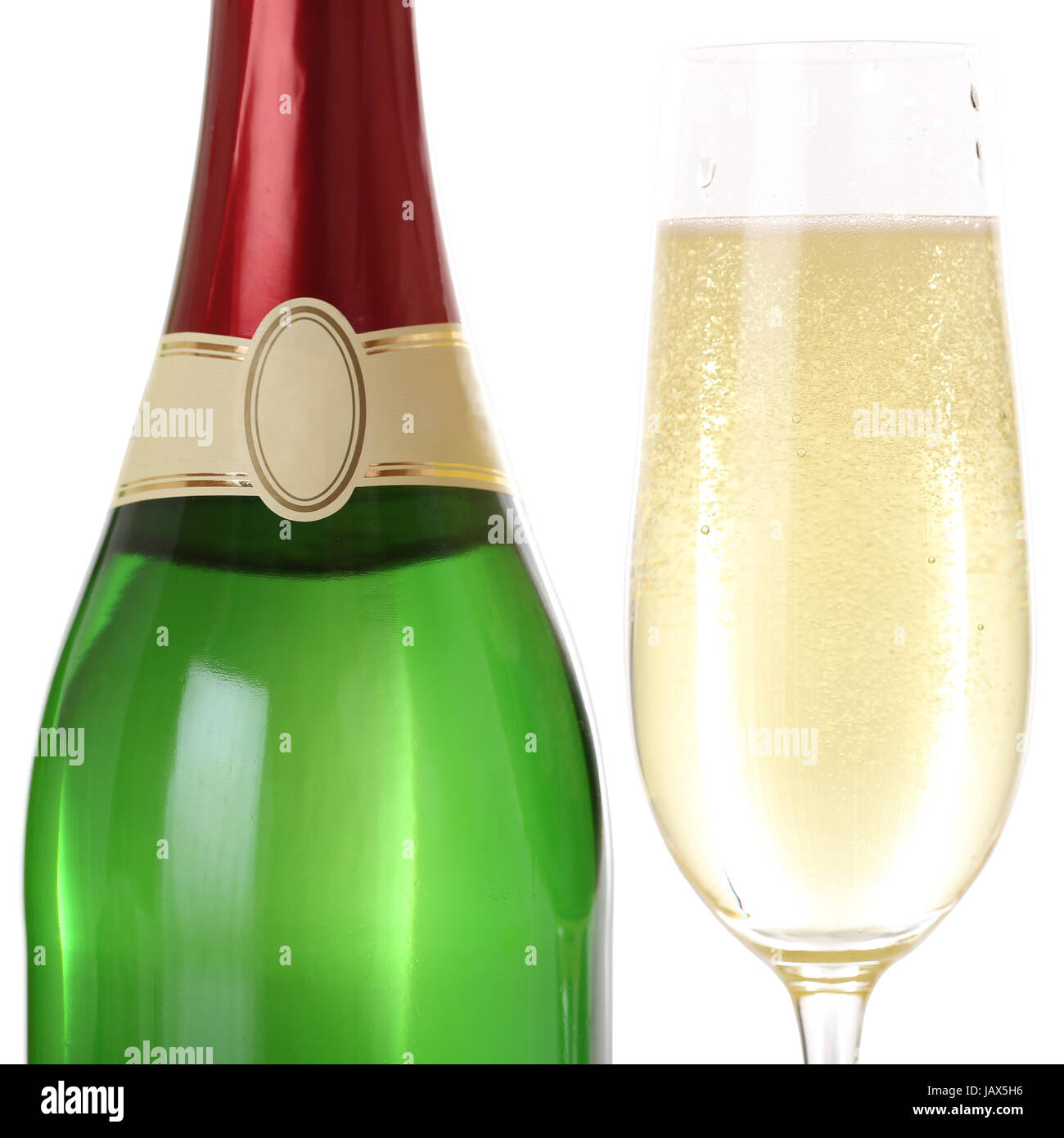 Sekt im Sektglas mit einer Sektflasche Freisteller Thema Silvester  Geburtstag Party Stock Photo - Alamy