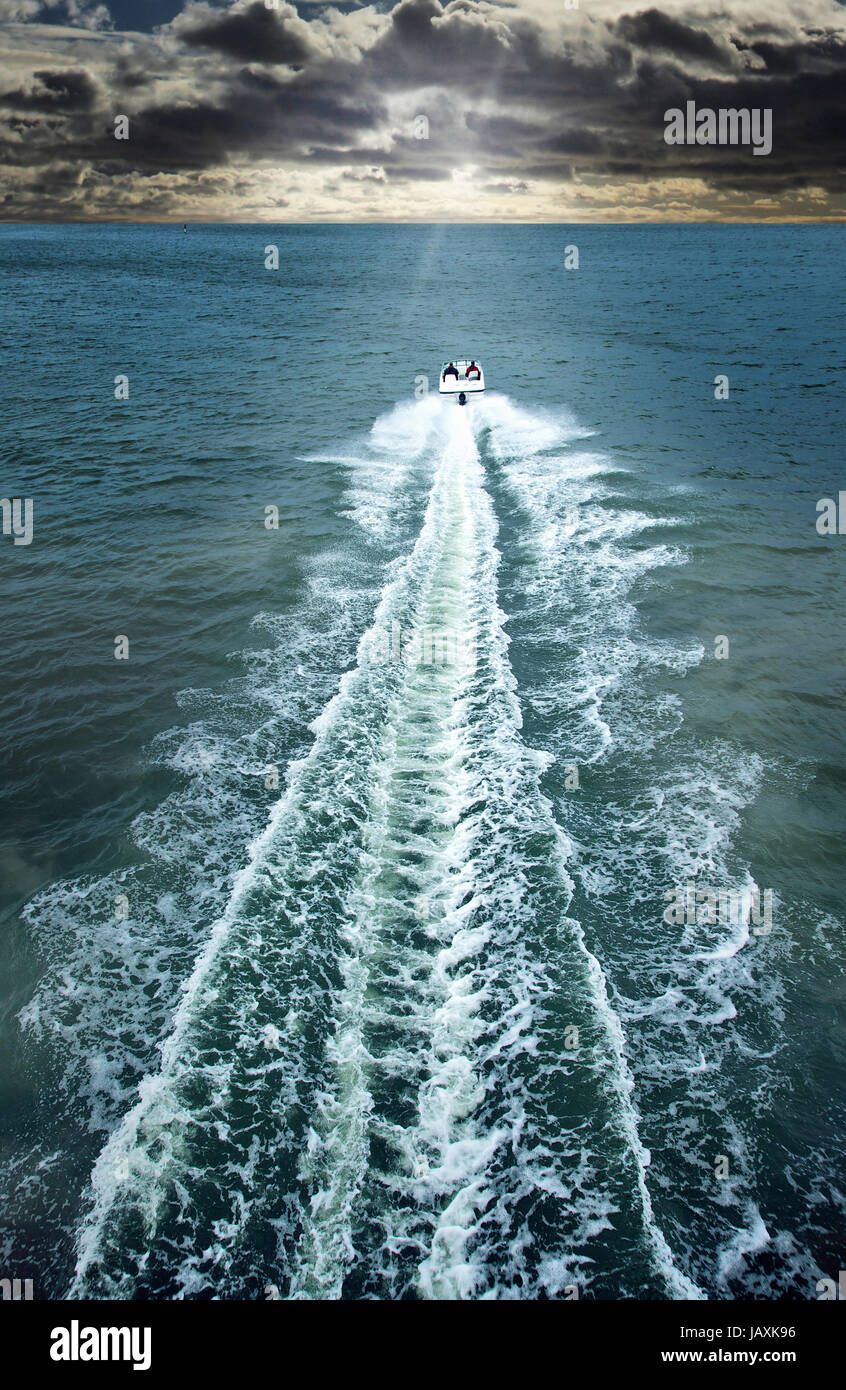 Speedboat cruising in the sea Stock Photo - Alamy