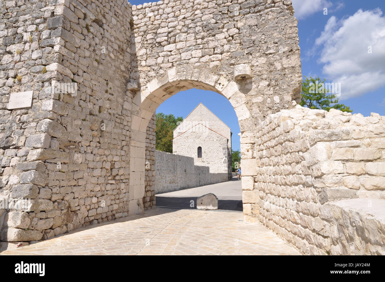 Sv. Ambroza, sveta ambroza, stadttor, stadtmauer, sankt ambrosia, kirche, altstadt, kroatien, dalmatien, balkan, südosteuropa, architektur, historisch, obertor, oberes stadttor Stock Photo