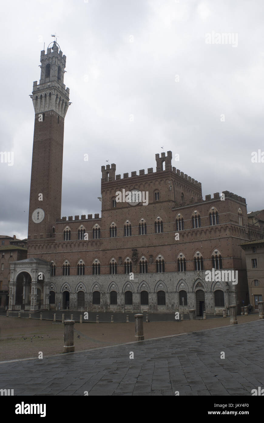 siena-the-town-hall-with-the-mangia-tower-stock-photo-alamy