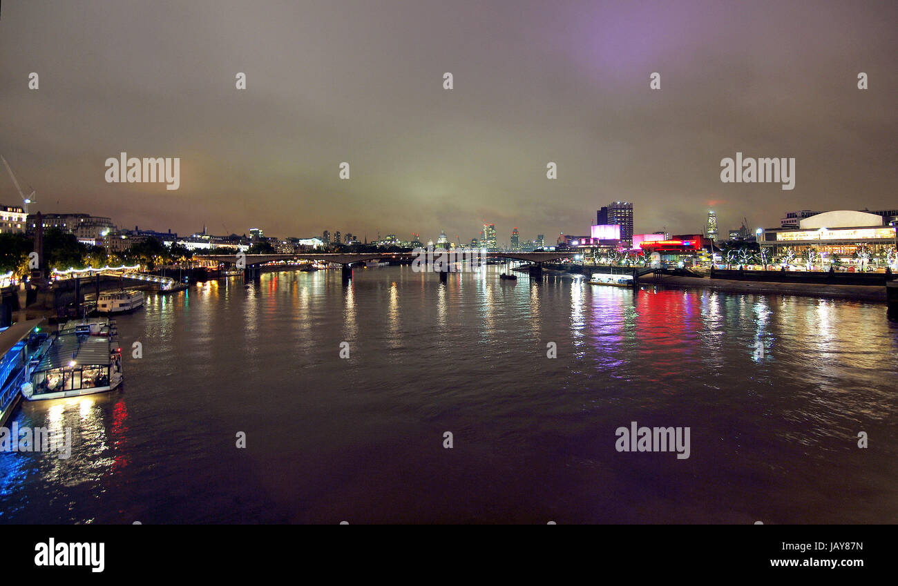 River thamesriver thames hi-res stock photography and images - Alamy
