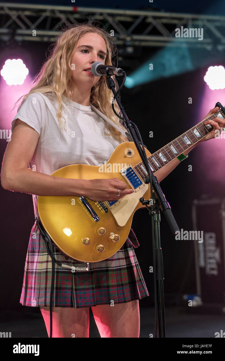 Laurel arnell cullen hi-res stock photography and images - Alamy