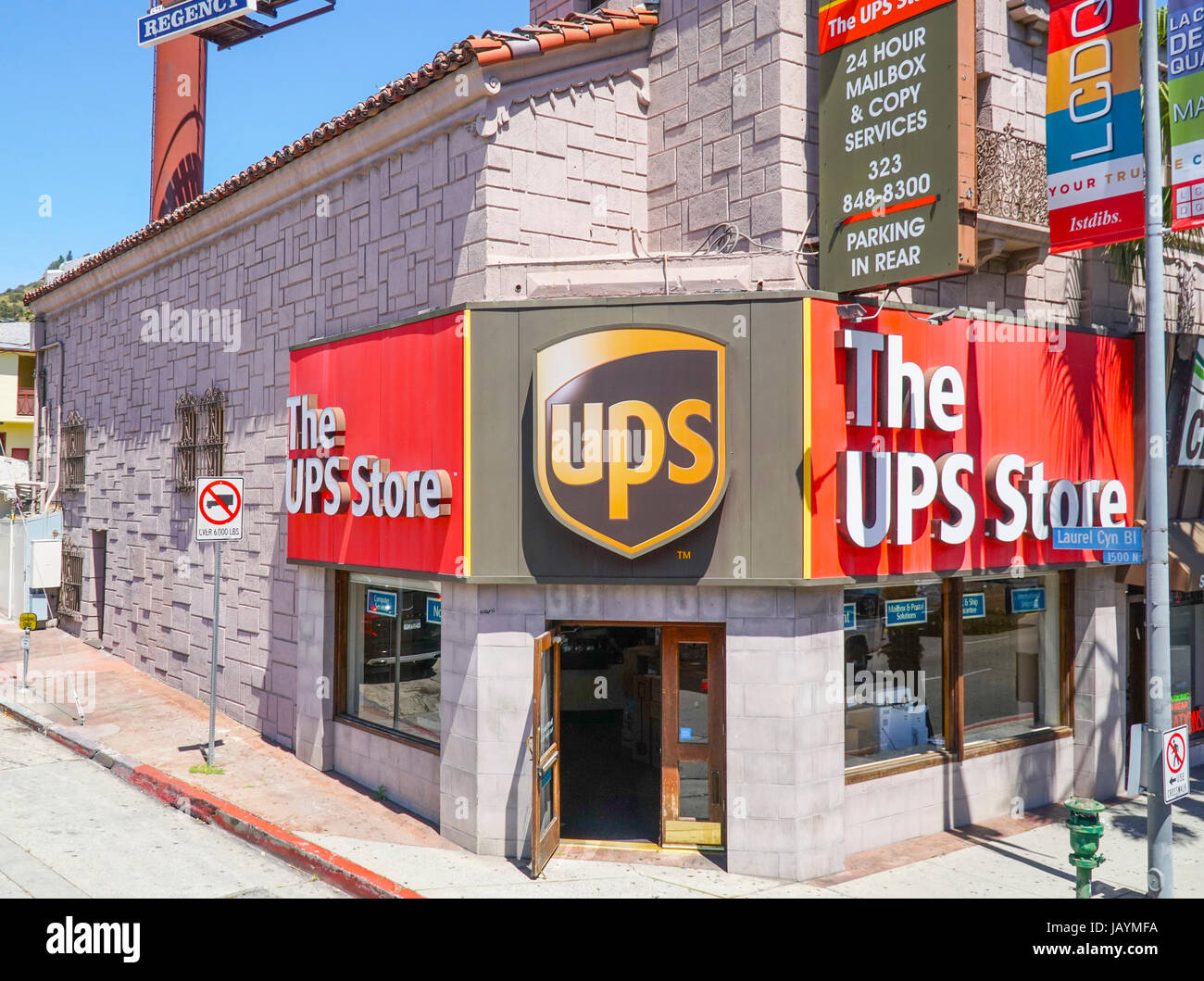 UPS store in Los Angeles LOS ANGELES CALIFORNIA Stock Photo Alamy