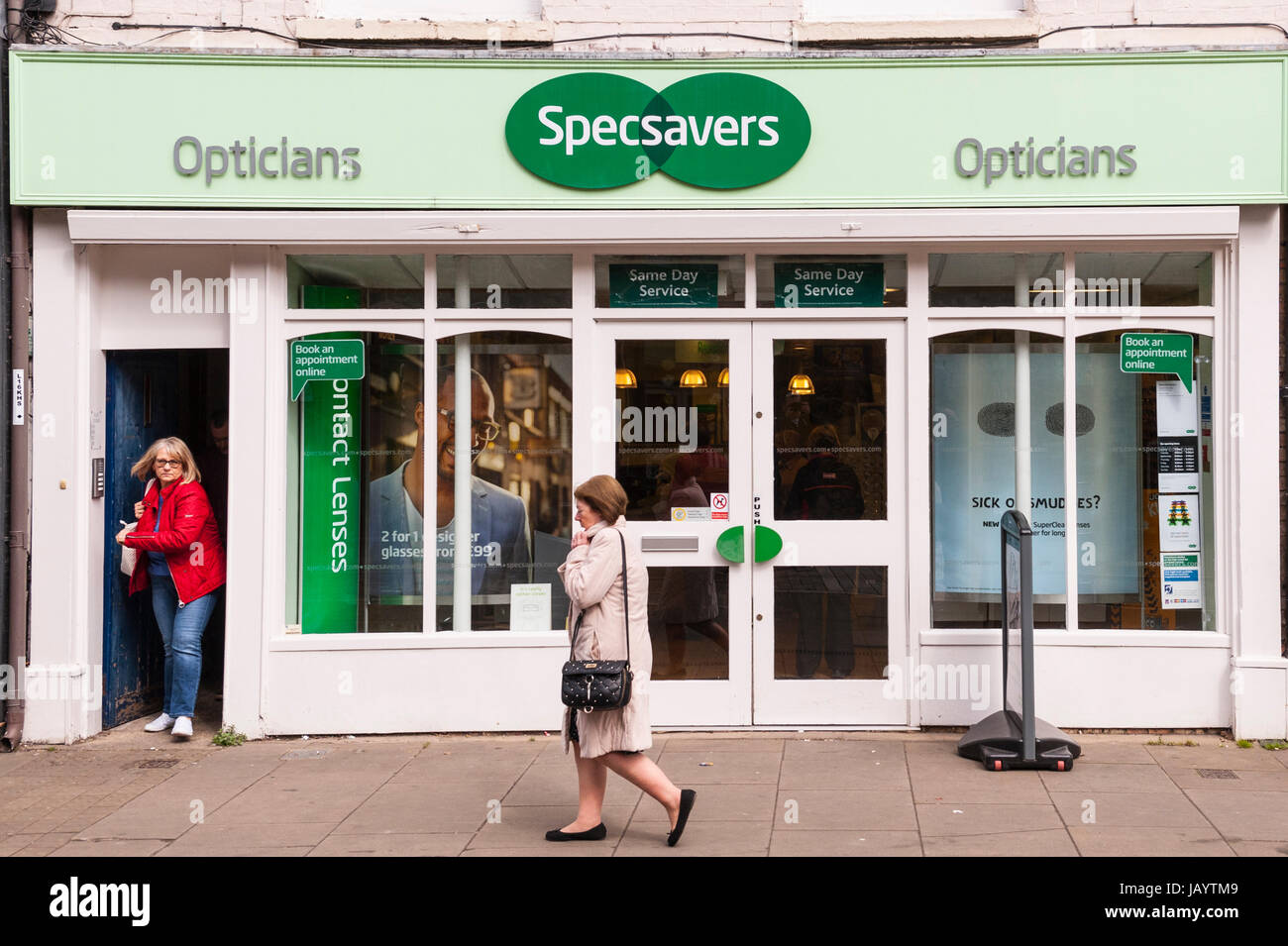 Optician and uk hires stock photography and images Alamy
