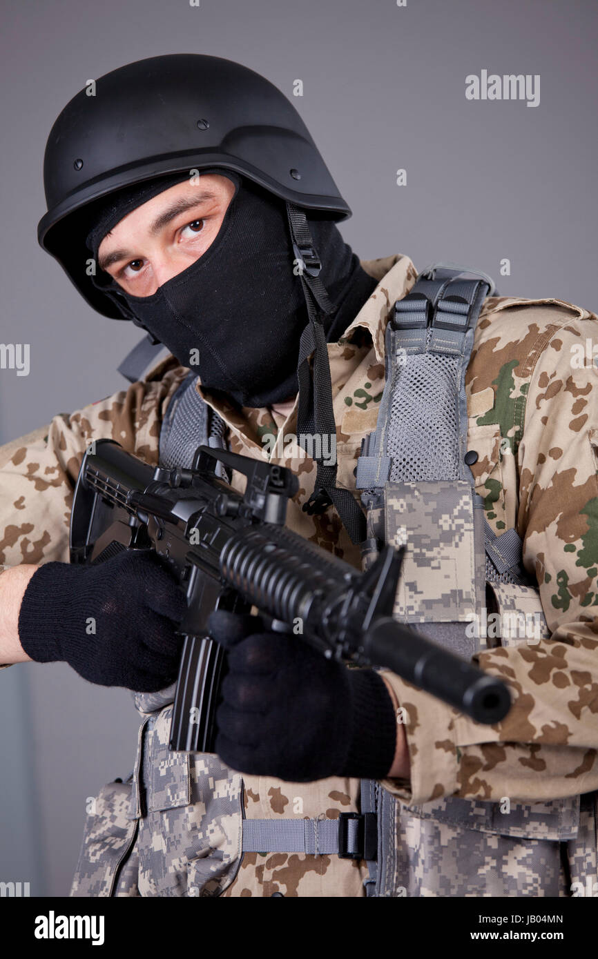 Jg-1155/ COMBATコンバットマガジン 全米のSWATがトップを争う