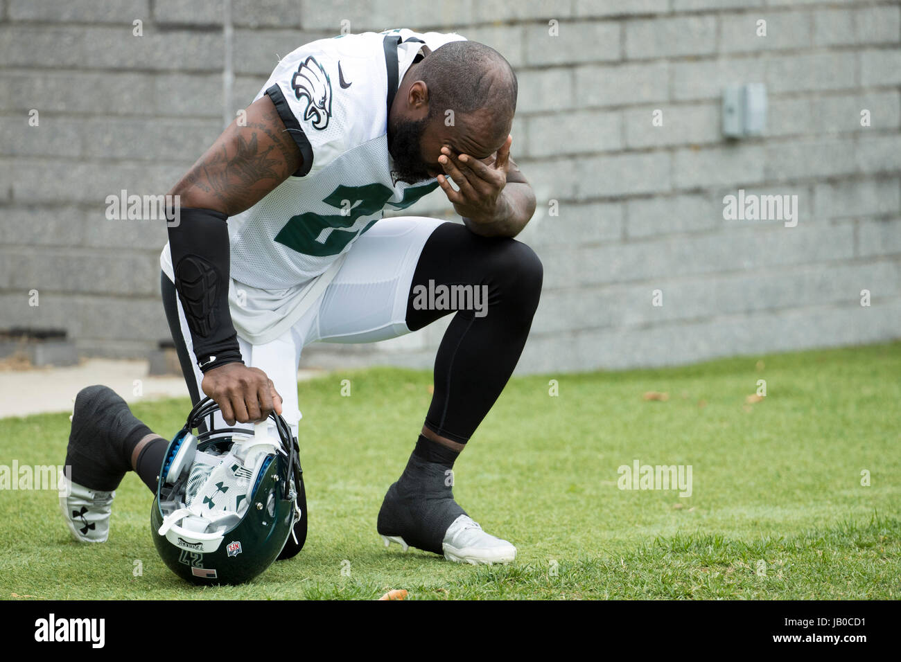 philadelphia-pennsylvania-usa-8th-june-2017-philadelphia-eagles-safety-JB0CD1.jpg