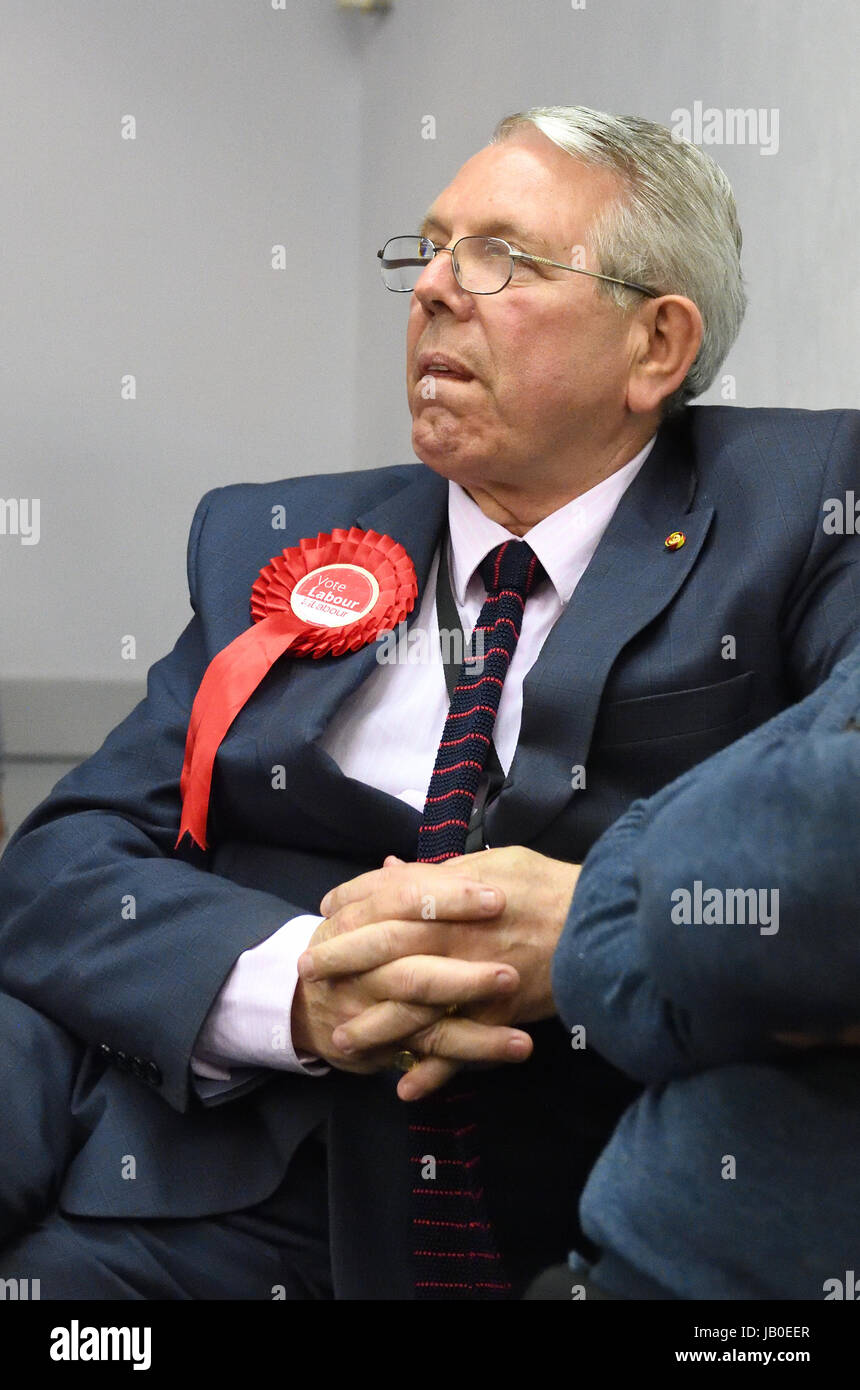 Mansfield, Nottinghamshire, UK. 8th June, 2017. Labour candidate Sir Alan Meale relaxing priory to the start of the general election count in the Mansfield vote. Alan Beastall/Alamy Live News Stock Photo
