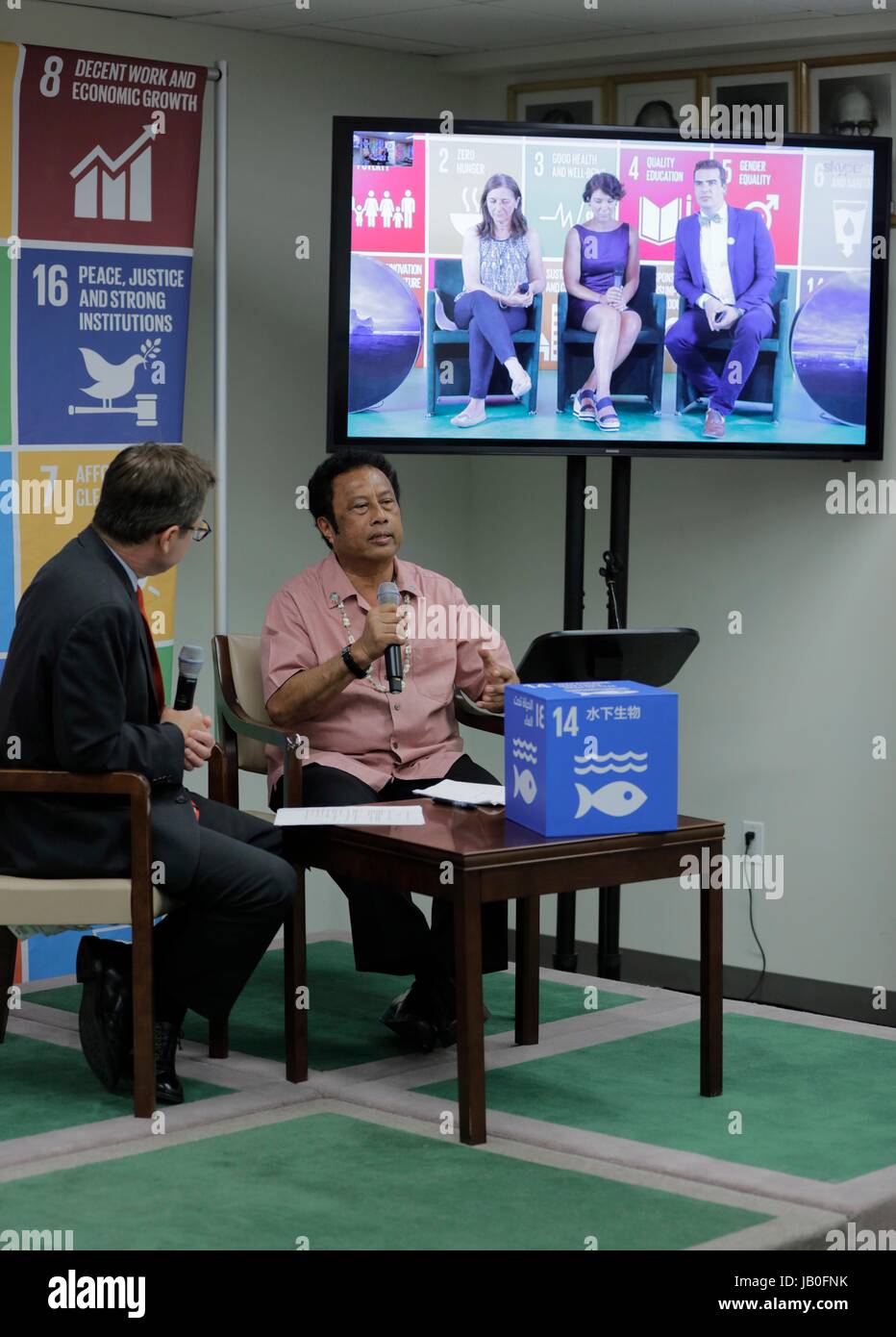 Thomas remengesau jr hires stock photography and images Alamy