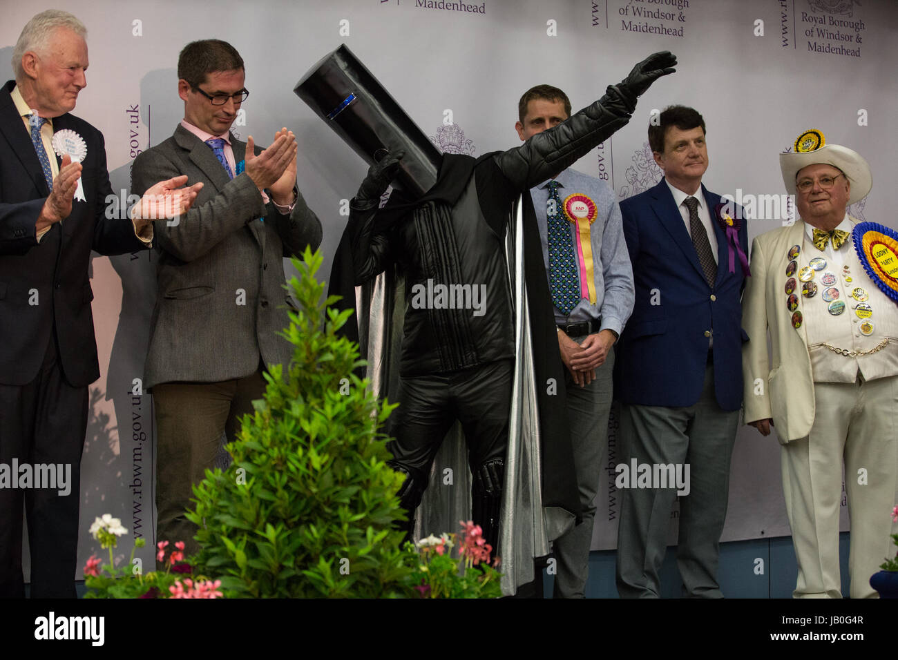 Maidenhead, UK. 9th June, 2017. Lord Buckethead applauds the announcement of his result for the constituency of Maidenhead in the general election. Credit: Mark Kerrison/Alamy Live News Stock Photo