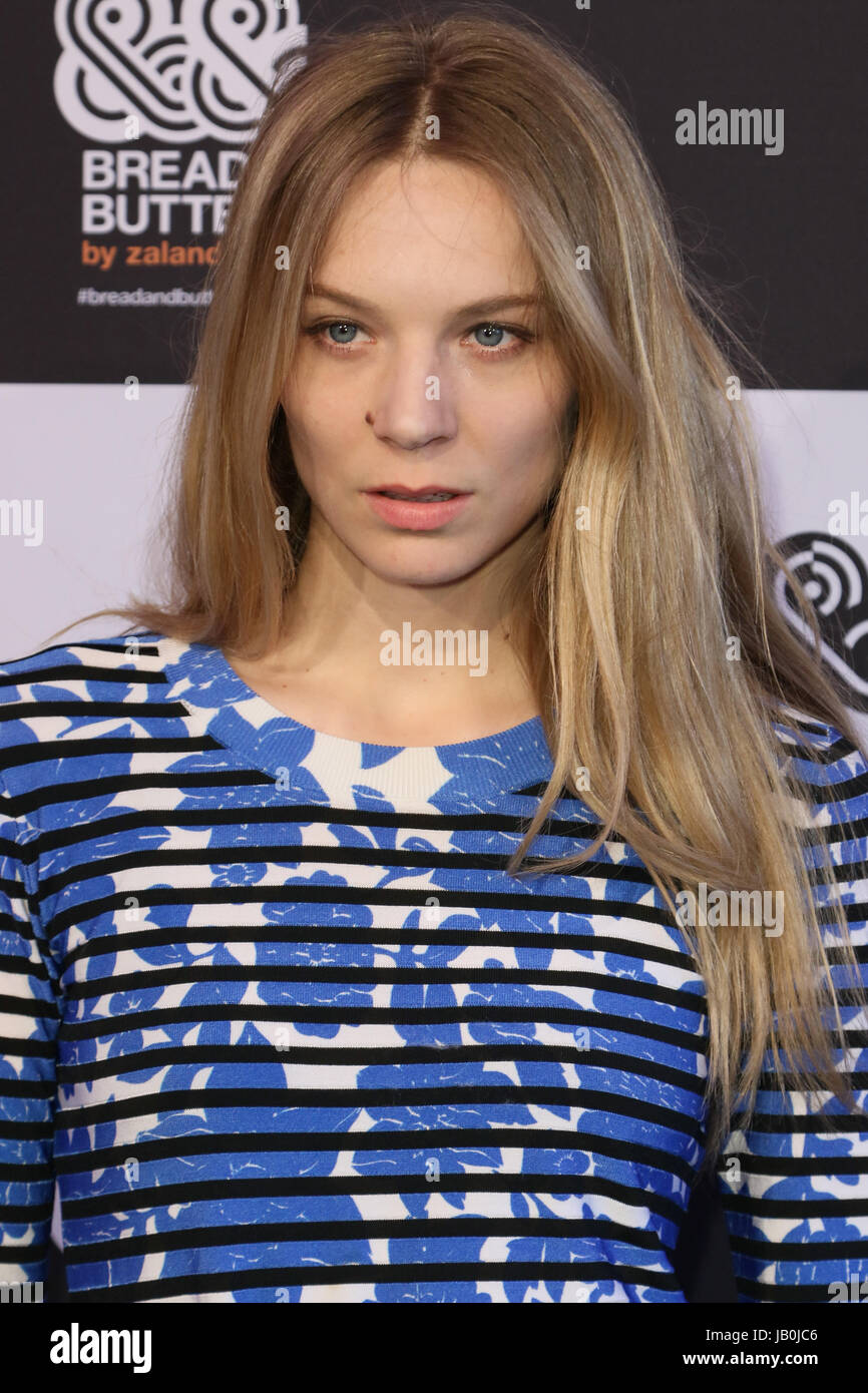 Topless Celebrites Lilith Stangenberg naked photo 2017 Tits Celebrites Lilith Stangenberg naked photo 2017