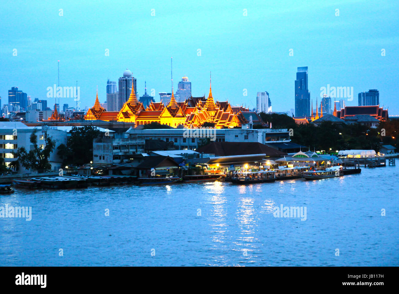Aerial view of Grand palace with Chao Phraya river at night Stock Photo