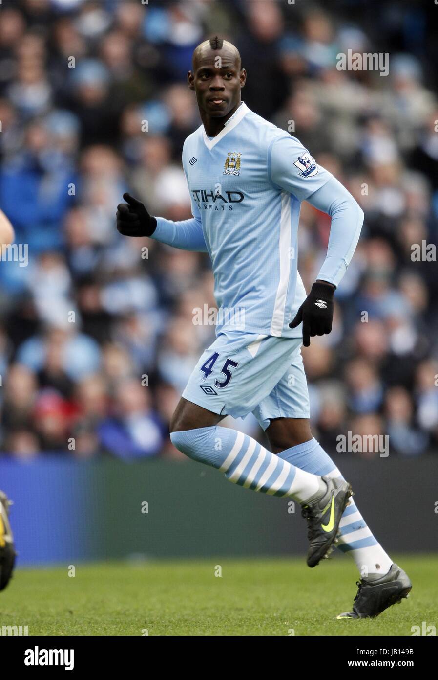 MARIO BALOTELLI MANCHESTER CITY FC ETIHAD STADIUM MANCHESTER ENGLAND 22 January 2012 Stock Photo