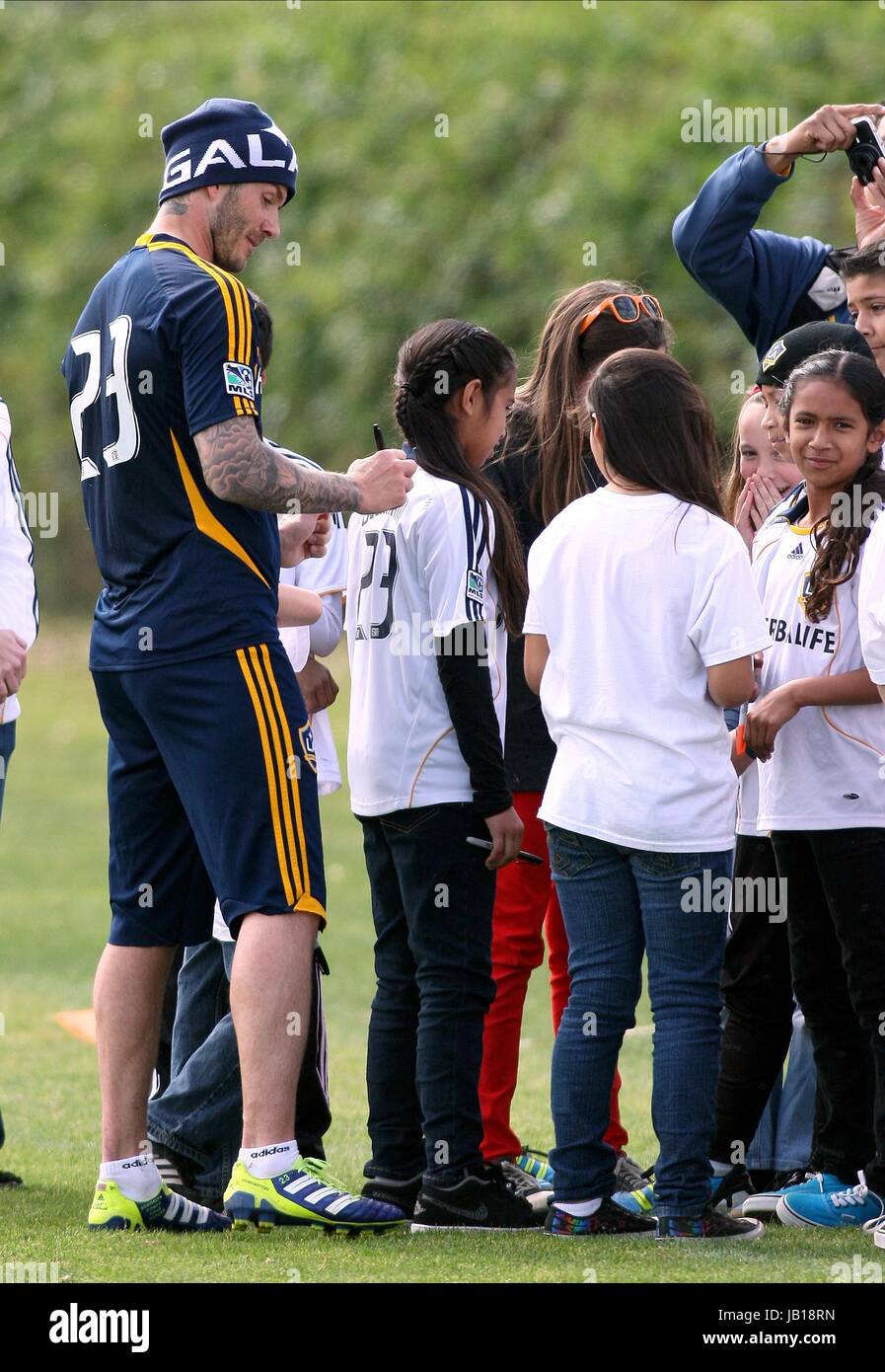DAVID BECKHAM SIGNS AUTOGRAPHS LA GALAXY CARSON LOS ANGELES CALIFORNIA ...