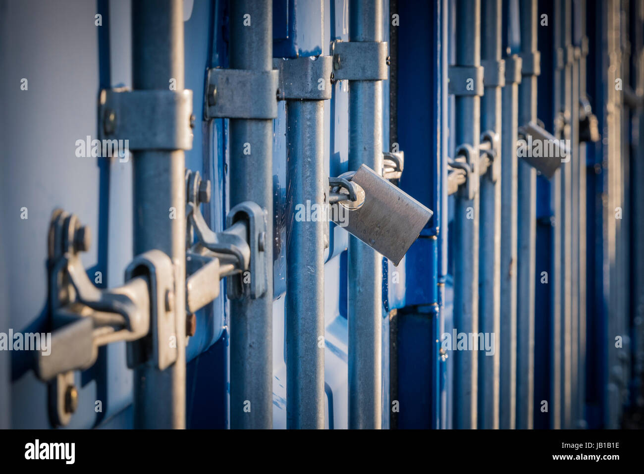 Self storage container hi-res stock photography and images - Alamy