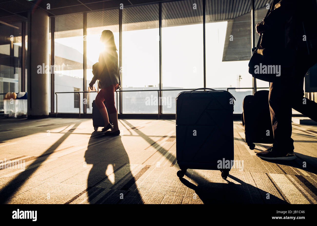 Airport silhouette backpacker hi-res stock photography and images - Alamy