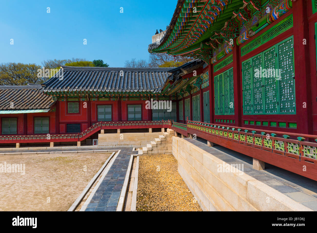 A courtyard in the Gyeongbokgung Palace Compound in South Korea Stock ...