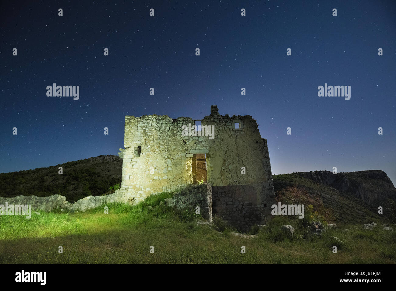 Old stone building tower hi-res stock photography and images - Alamy
