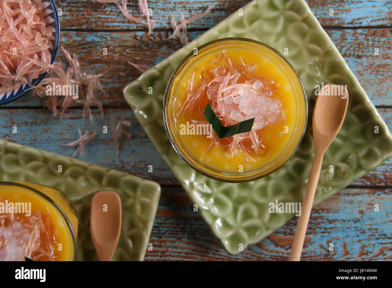 Chilled Dessert of Mango, Pomelo and Sago Stock Photo Alamy