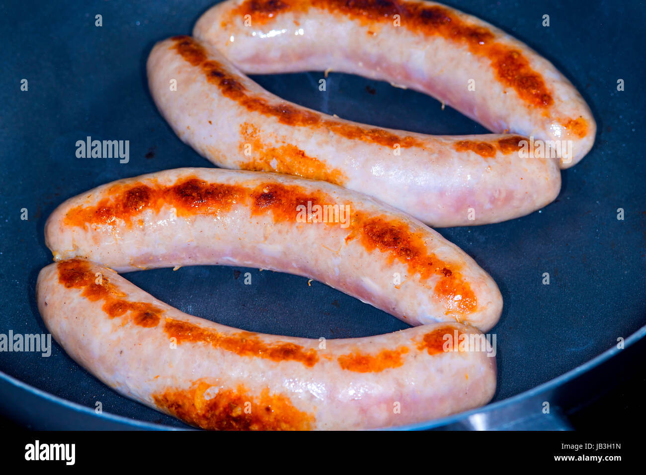 Bratwurst in der Pfanne Stock Photo Alamy
