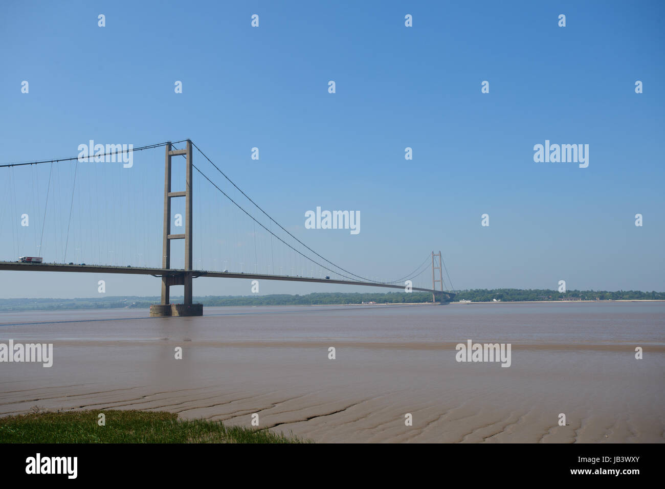 Stock photograph:  The Humber Bridge seen from Barton Upon Humber on a sunny day.  Picture: Chris Vaughan Photography Date: May 25, 2017 Stock Photo