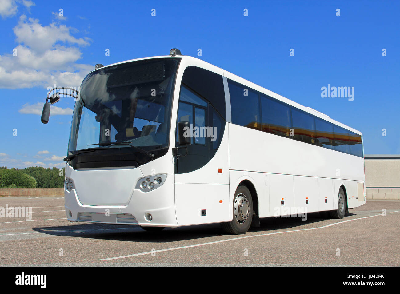 White coach bus hi-res stock photography and images - Alamy