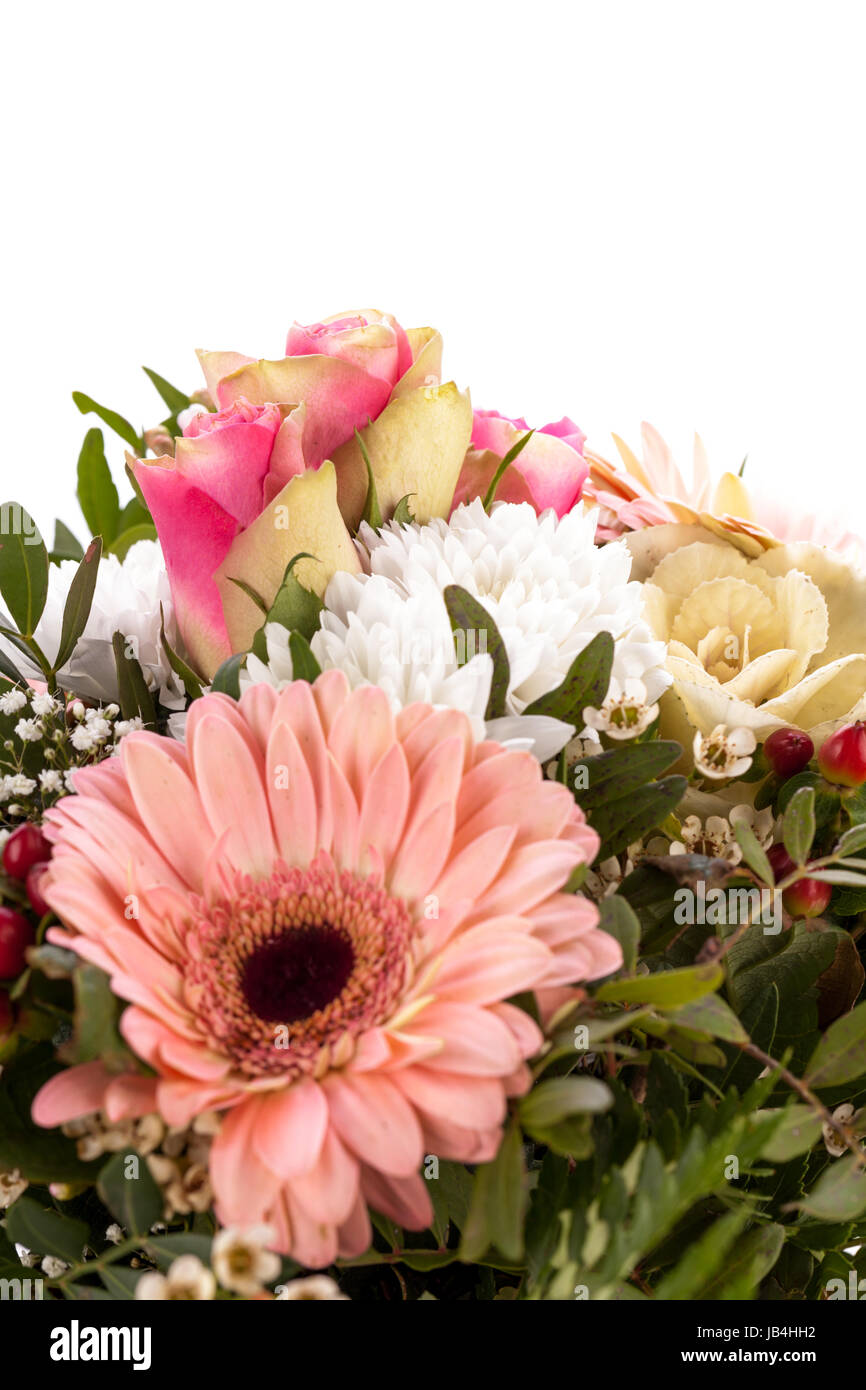 Frische Schone Schnittblumen Strauss In Rosa Weiss Gerbera Rosen Grun Stock Photo Alamy